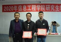 图片包含 人, 建筑, 标志, 男人描述已自动生成